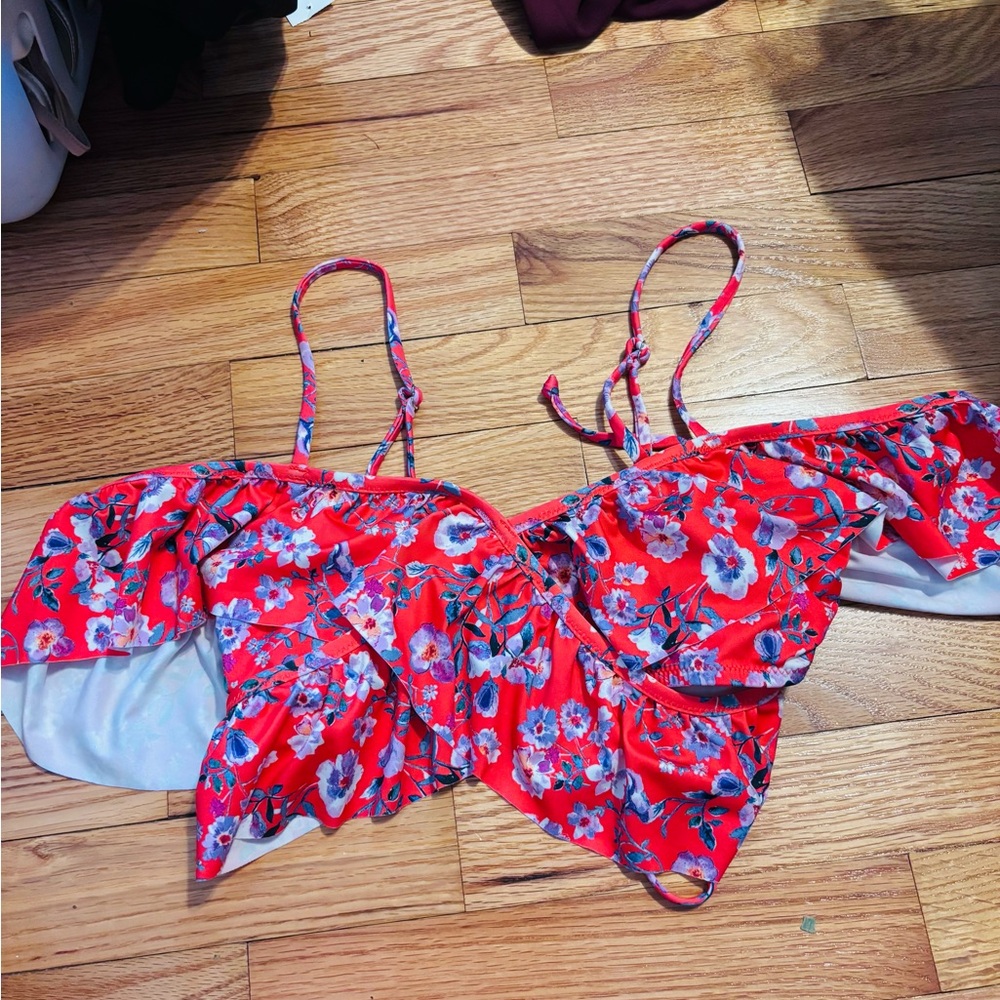 H&M red floral bikini to with clasp back and off the shoulder straps size 6